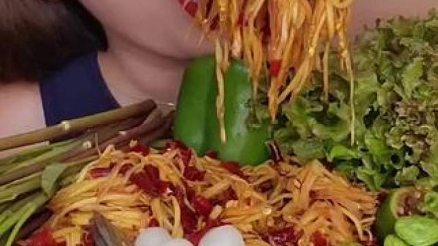 泰国木瓜沙拉 #深夜放毒 #妈呀太香了 #舌尖美味 #泰式木瓜沙拉