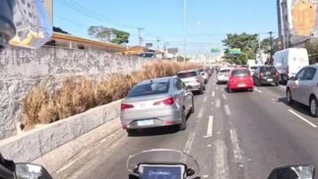 难道国外没有随意变道的吗？#摩托车