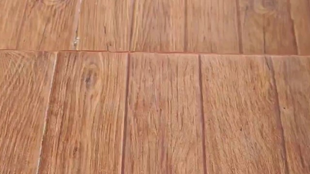 楼梯滚瓶子爆破解压时刻