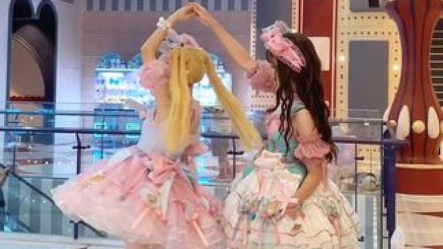 和老婆一起穿旋转虎虎 #甜妹统治世界 #lolita #旋转虎虎 #lo裙安利 视频花絮～
