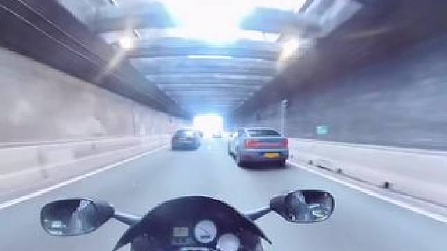 #机车 谁的问题 #专业动作请勿模仿 #安全拍摄路段请勿模仿