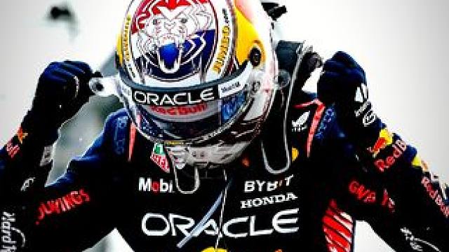 又是你小子拿下最高领奖台#f1 #赛车 #方程式赛车 #维斯塔潘 #f1赛车