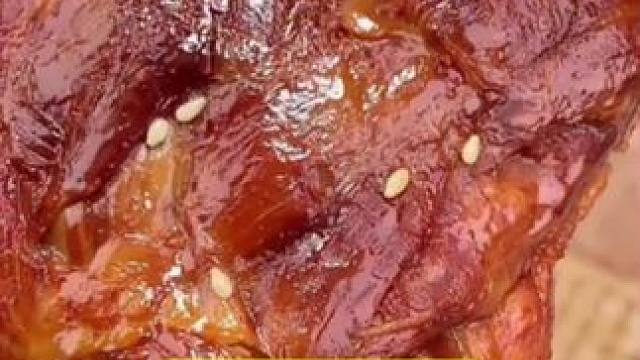 乡巴佬大鸭腿新日期哦#鸭货美食 #零食推荐 #卤味肉类零食推荐