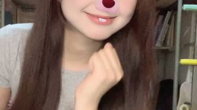 “什么时候能一直开启自然醒模式啊啊啊” #甜甜的手势舞 #女大学生 #圆圆脸 #周末时光