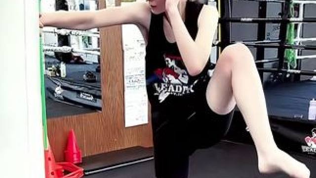 青少儿搏击技术动作专项辅助练习，这个教学训练好玩又有效，不得不说教练是个人才。泰拳，踢拳，散打，都适