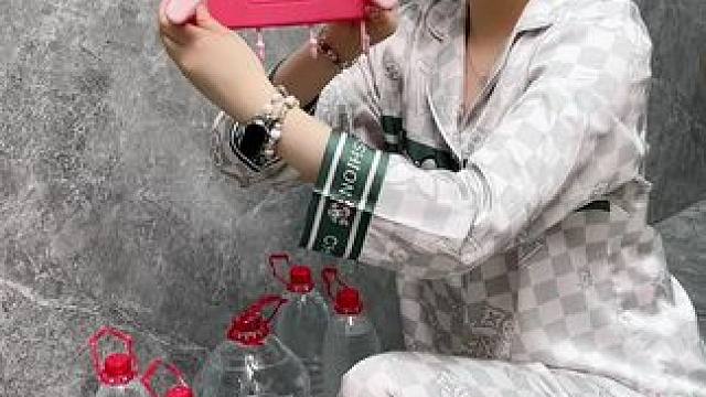 #兔耳脸盆架  可以收纳多个脸盆，家里的鞋刷都可以挂上去，还不占空间#免打孔  #小兔脸盆置物架