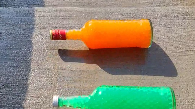 楼梯滚瓶子爆破解压时刻