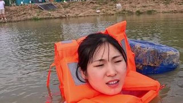 小胖终于把鱼塘的增氧系统给弄好了 后面再也不怕鱼缺氧了#我的乡村生活 #农村庭院里的烟火气 #生活不