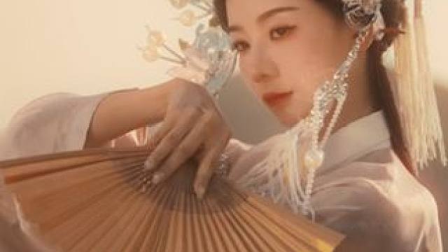 休言女子非英物，夜夜龙泉壁上鸣。#国风古韵 #轻戏曲 #东方美