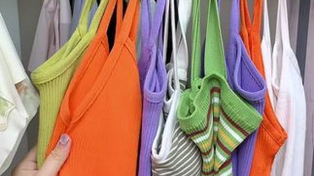 八钩衣架可以同时收纳8件内衣或者吊带，方便好用拿取也一目了然#衣橱整理  #整理收纳