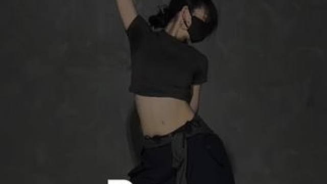 夏天就是出汗要在胸前湿出一颗心
#原创编舞 #芷莹编舞 #dance #jazz