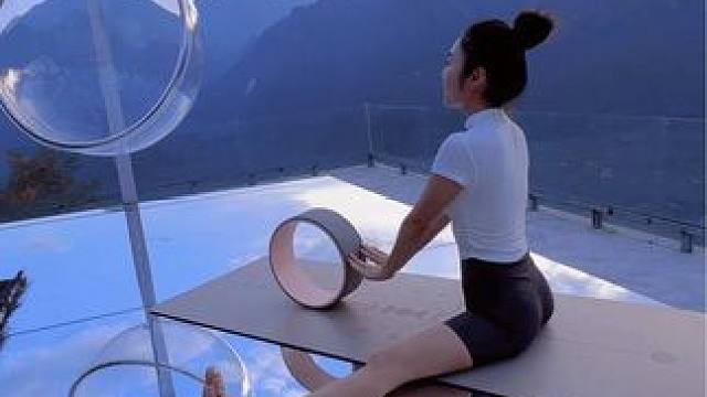 大姨妈量少，有血块，坚持练习这个动作，每天5分钟，让大姨妈来得更畅通#瑜伽