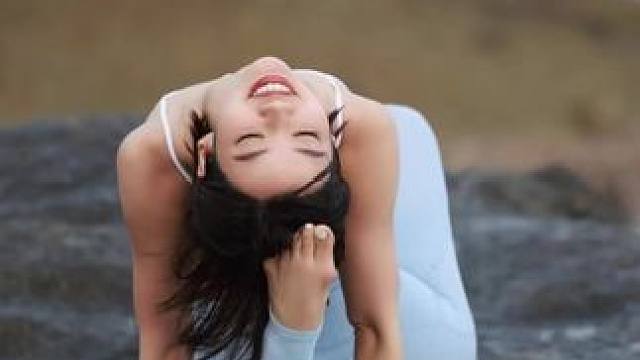 直播预告 亲爱的家人们，端午安康，6月12日早上9点准时直播哦，别错过❤️#瑜伽