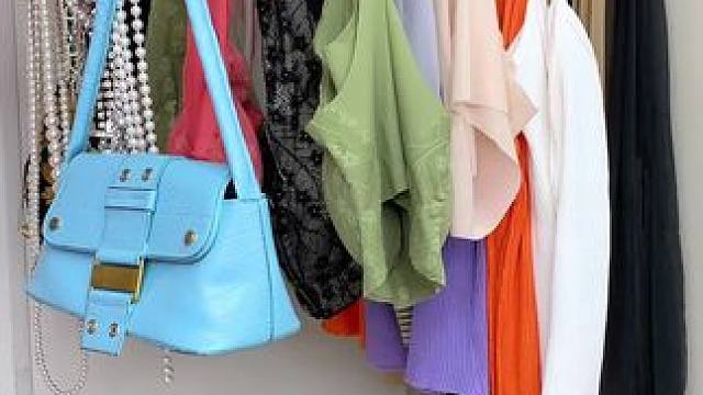 八钩衣架可以同时收纳8件内衣或者吊带，方便好用拿取也一目了然#衣橱整理  #整理收纳