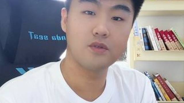 个人设置及外设汇总 在鼠标的选择上尤其重要，一般在调整灵敏度阶段我会选择月刃2 ACE，因为它的传感