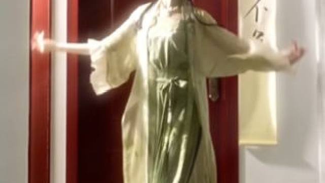 这个音乐有种万物复苏的感觉！！ #古典舞 #古风 #浅跳一下