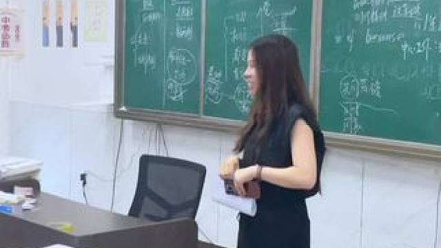 投之以桃  报之以“礼”
中考前最后一节课，带七班孩子们致谢各位先生#师生情 #孩子的日常生活记录 