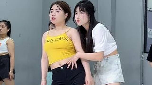 3分钟学会C字胯，大家学会了嘛 #舞蹈 #扭一下 #舞蹈室日常