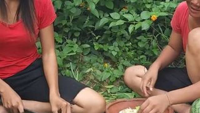 煮章鱼辣烤西瓜作为美味午餐 #夏天怎么少得了西瓜 #田园生活乐趣多 #用心挑出来的西瓜不一样 #生活