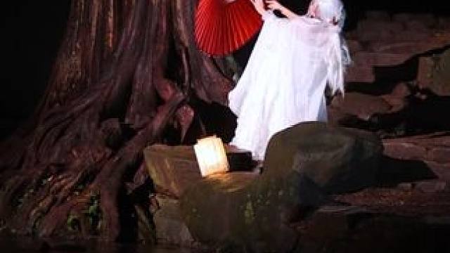 明明是祥瑞… #歌曲拜月 #双手合十敬拜月神