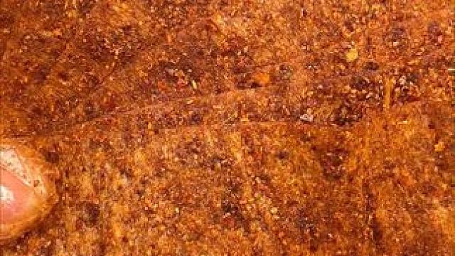 不得不说，这个辣片是真的辣，但也是真的好吃！#大辣片 #追剧小零食 #零食推荐