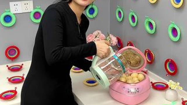 别告诉我你家到现在都还没有这个#小怪物彩虹过滤网  ，用了才知道是真的好#七彩小怪过滤网