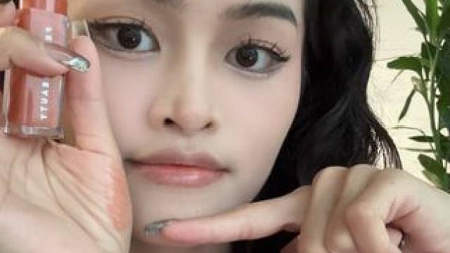 Fentybeauty蕾哈娜的同款唇釉试色来咯‼️ #美妆种草 #我的日常妆容 #口红试色 #无美颜