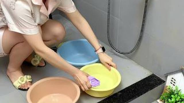 #兔耳脸盆架  可以收纳多个脸盆，家里的鞋刷都可以挂上去，还不占空间#免打孔  #小兔脸盆置物架