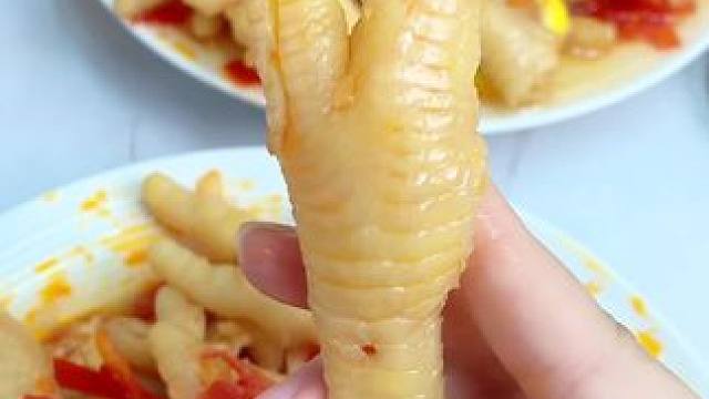 脱骨侠无骨鸡爪现在价格也太划算了吧!吃起来Q弹爽脆，超好吃!#无骨鸡爪  #解馋  #追剧小零食