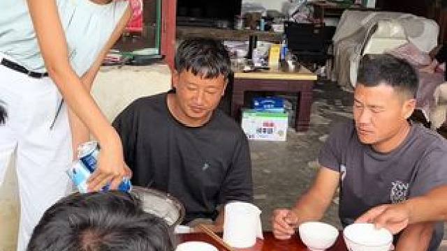 一头牛好像还不够吃耶。#全牛宴 #农村生活 #记录真实生活 #双凤