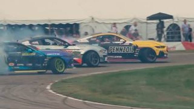 飘移与激情碰撞！#飘移 #赛车 #后驱车的魅力 #专业车手 #内燃机的魅力