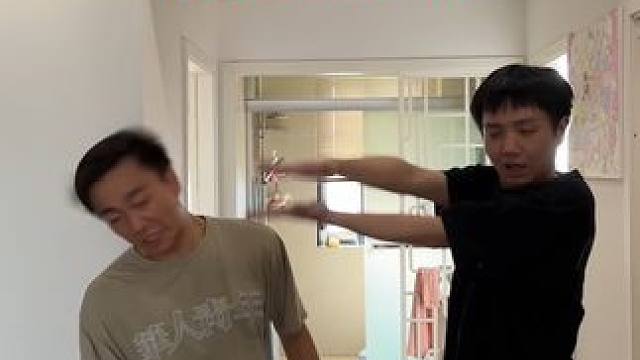 两个大妈做复健？？？ #杨俊豪的自嗨日常 #闺蜜日常