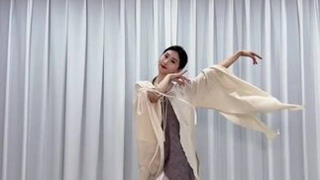 有人说你菀菀类卿 有人说你是他唯一的妻