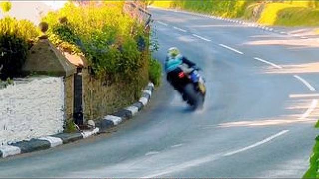 曼岛TT（环岛机车耐久赛）带大家感受曼岛TT正赛的超燃瞬间。#2024曼岛tt #曼岛tt赛 #曼岛