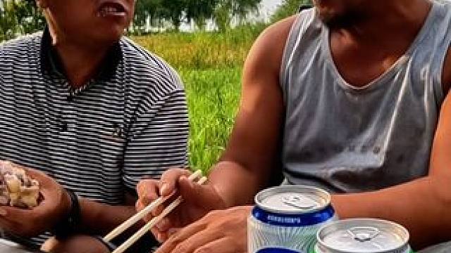 河南河北42度高温不敢停车，一路来到衡水市喝白加啤，降降温#户外美食 #户外野炊 #户外生活 