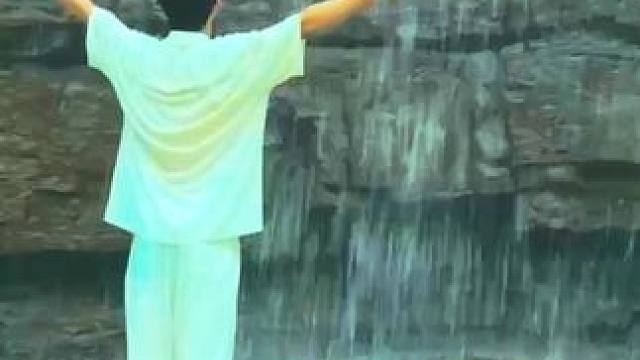 九峰山景区 #养在九峰山 “旅行是对平淡生活的一次越狱 而瀑布则是一切清凉的源头”#瀑布 #大山深处