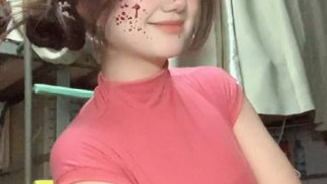 Baby~ #女大学生 #辣妹穿搭 #这样穿赢麻了 #大学生的超绝松弛感