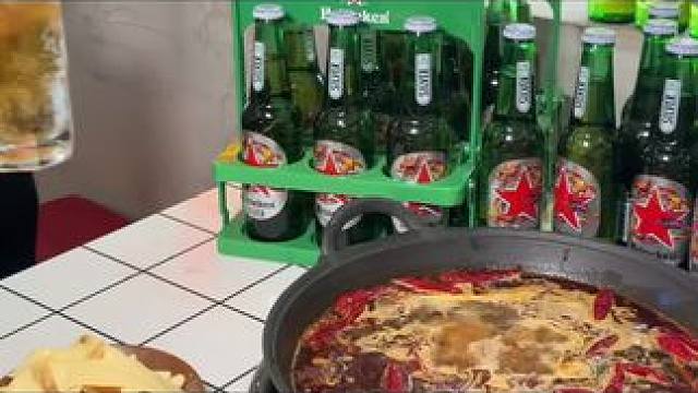 热辣夏季，厂花素芬（建设路店）请全成都人民喝喜力；118元 【36瓶啤酒】超值划算3-4人餐，牛油味