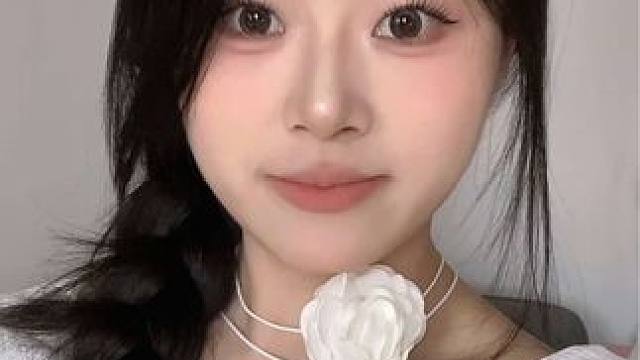 画这个妆和好姐妹出门旅游太合适啦～#今日妆容 #妆前妆后 #新手化妆教程 #超详细新手化妆步骤