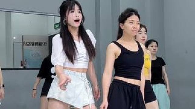 3分钟学会c字胯，大家学会了嘛 #舞蹈 #成人零基础舞蹈培训 #舞蹈改变人生