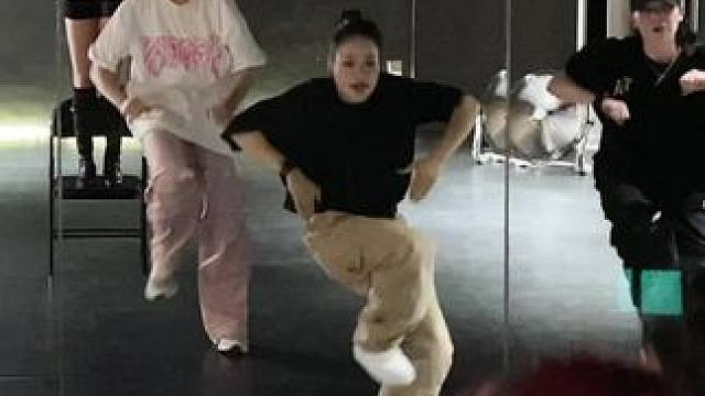 来！今日小基础大框架框框锤#创作灵感 #hiphop基础 #展兄编舞 #一学就会系列 #零基础学舞蹈