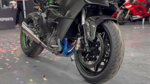 #内燃机的魅力 #机械之美 #2024推荐摩托车 #kawasaki #川崎h2r