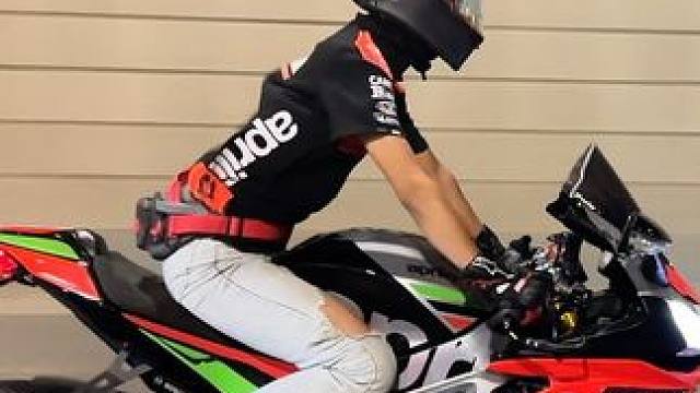 原声感受下这台小茂版本的rsv4#aprilia