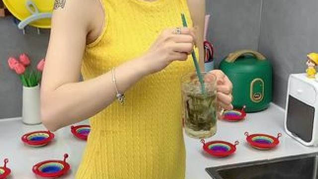 别告诉我你家到现在都还没有这个#小怪物彩虹过滤网  ，用了才知道是真的好#七彩小怪过滤网