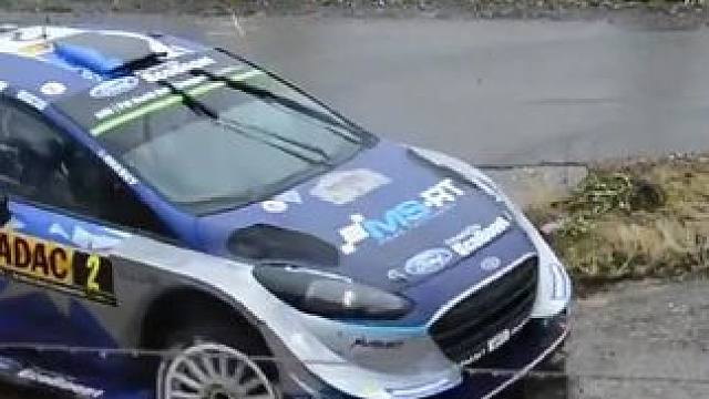 湿滑的路面，丝滑的漂移动作，面对这种狭窄的发夹弯，不同车型和车手展现出完全不同的过弯姿态，你觉着第几