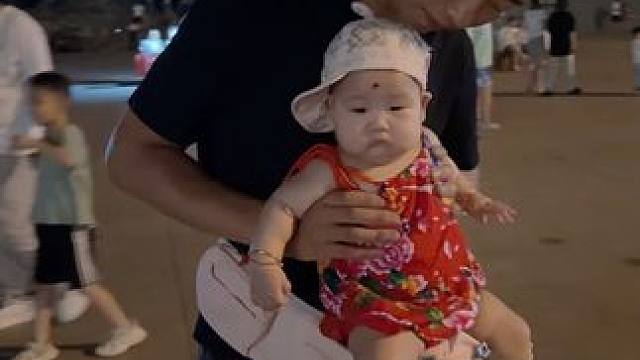 夏天#粑粑的小棉袄 #满眼宠溺 #女儿控