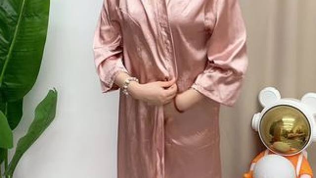 八钩衣架可以同时收纳8件内衣或者吊带，方便好用拿取也一目了然#衣橱整理  #整理收纳