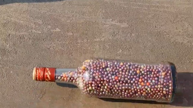 楼梯滚瓶子爆破解压时刻