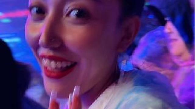 再大的雨也浇不灭80后对情歌王子的热爱 #张信哲演唱会西宁站 #过火 #青海人民欢迎您