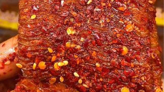 爆辣过瘾，根本停不下来，越吃越辣，越辣越想吃！#零食推荐 #无辣不欢 #开袋即食 #辣条